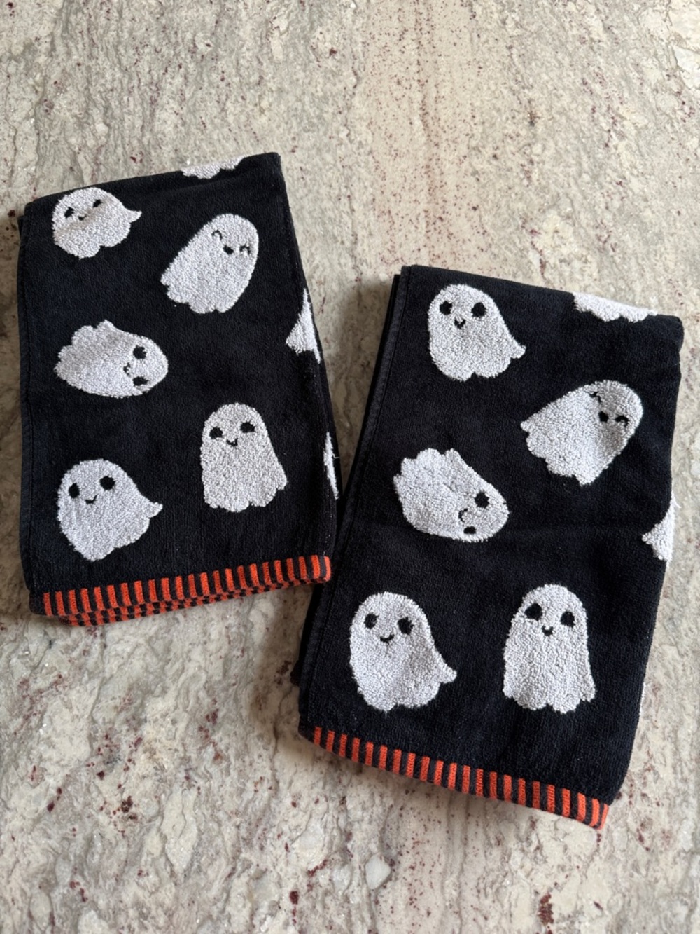 HOME CARO Ghost Pattern Black Hand Towel Set